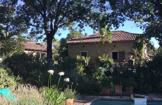 Hübsches Landhaus mit Pool in der Nähe von Saint Antonin Noble Val