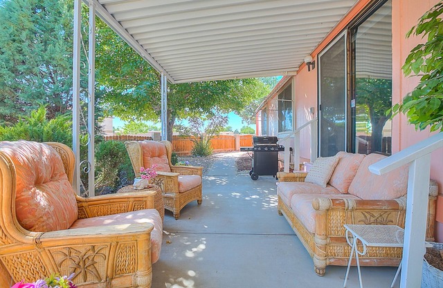 Hübsches kleines rosa Haus