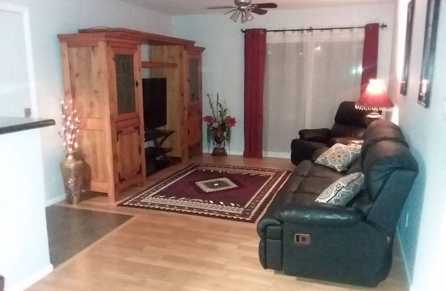 Ziemlich Plüsch & Komfortable Wohnung Bequem zu vielen Annehmlichkeiten und Aktivitäten