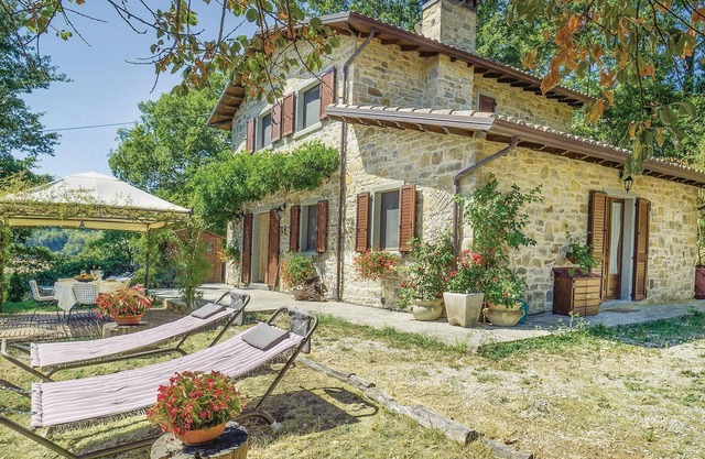 4 Zimmer Unterkunft in Casteldelci RN