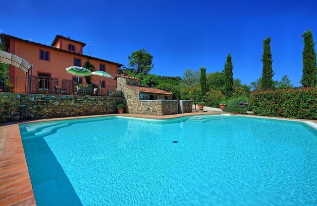 Alleinstehendes Ferienhaus mit W-LAN, privatem Pool, Whirlpool, Klimaanlage, TV, bei Florenz