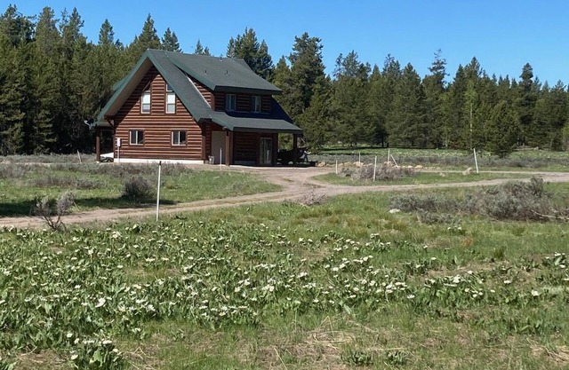 Outland Meadows Guest House in der Nähe von Yellowstone Park