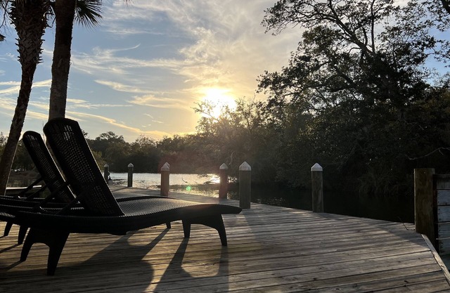 Bon Secour River home by beach & sportsplexes - 2bed 1.5bath