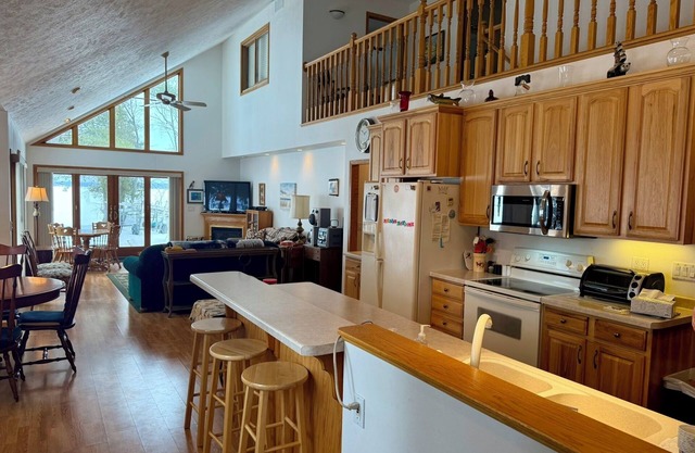Price Reduced & Licensed! Spacious Lake House for Rent 2025 NFL Draft