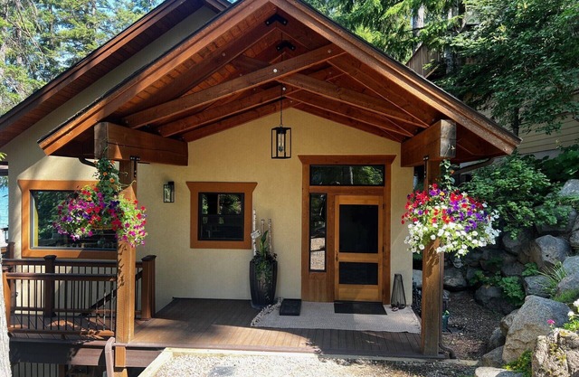 Priester Lake Sherwood Beach Cabin
