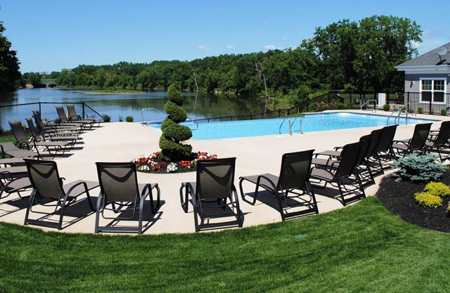 WATERS VIEW Apartments