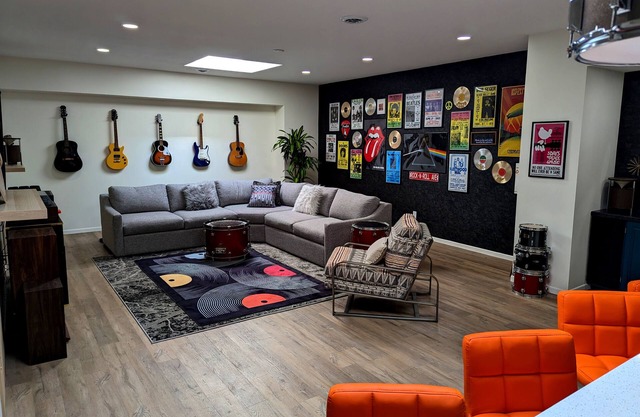 Prime Downtown Music Lovers Experience! Nostalgic Mid-Mod In Historic St Peter