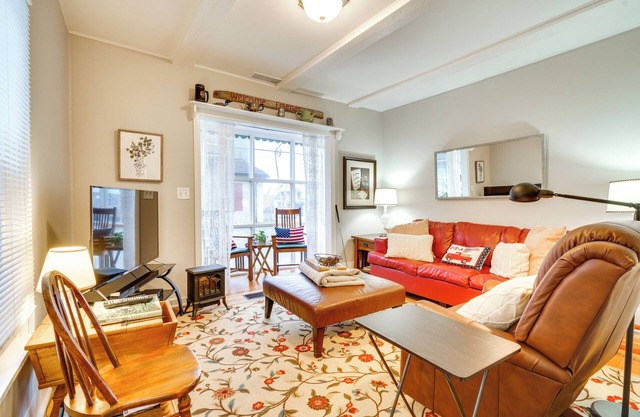 Prime Lakeside Village Location: Apt w/ Kitchen!