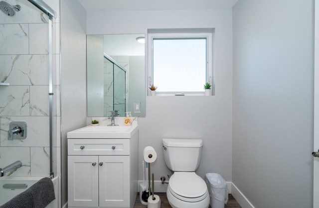 Prime Location! 2bd 2bth