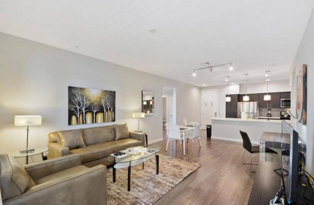 Prime Location: 2BR Condo near Facebook with Amazing Amenities