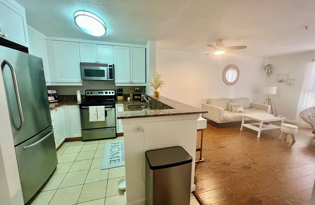 Prime location, 5 minutes to the Beach, UCSD, Hospitals, UTC Mall