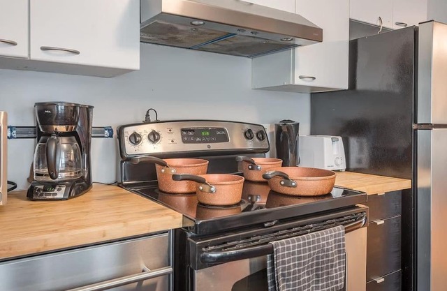 PRIME LOCATION - BEST Apartment In Downtown MTL