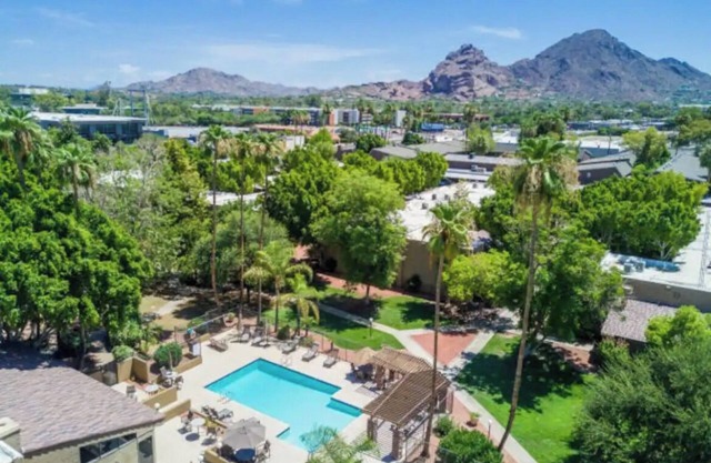 ++PRIME LOCATION++ Cozy Condo in Phoenix Arcadia Lite Area.