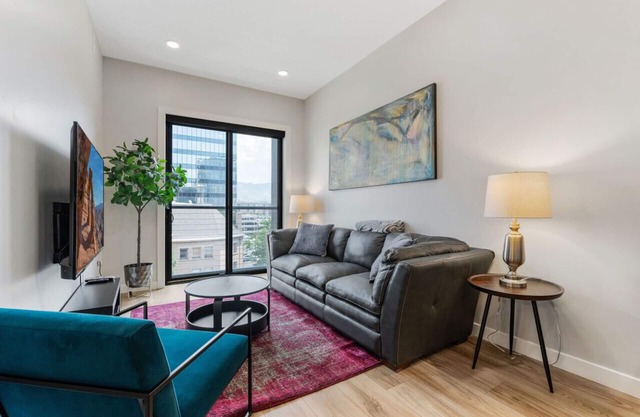 Prime location - downtown SLC apt - ALL NEW