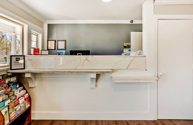 Prime Location! Free Parking! Near Old House Plantation and Harold Turpin Park