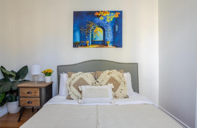 Prime Location Gorgeous 4BR Downtown MTL