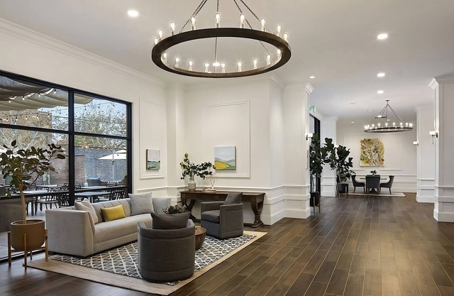 Prime Location on the National Park! Loungers, Onsite Art Gallery, Gym, Spa