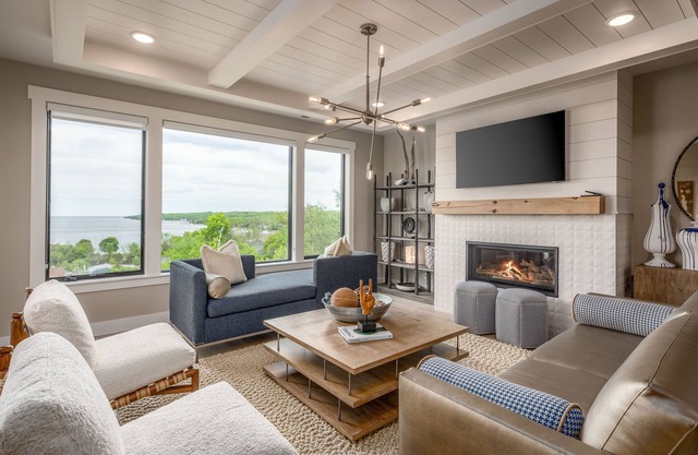 PRIME LOCATION! Professionally designed amenities boasting a picturesque view