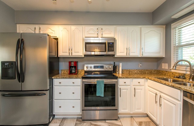 3 Bed / 2 Bath Ranch auf einem Keller - Sie sind sicher, dieses aktualisierte Haus zu lieben!