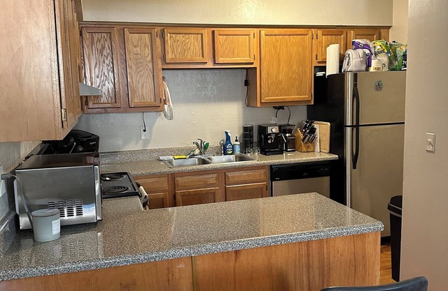 Prime Location, Top Amenities – Walk to Downtown & Auburn Stadium!