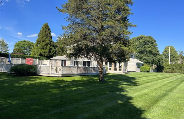 Erstklassige Lage im Dorf Quogue