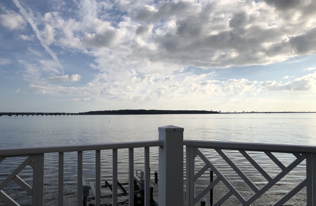 Ocean City, MD Area, LUXURY Große Wasseransicht, 6+ BR / 5. 5 BA Decks / Views / Perfekt!