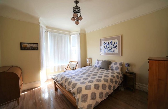 Prime Sunny Mission 2 Bedrm Apartment with MCM Decor 4 Blocks to BART