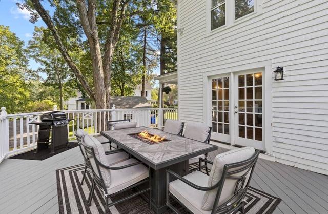 Prime West Hartford Center Location: Historic Gem