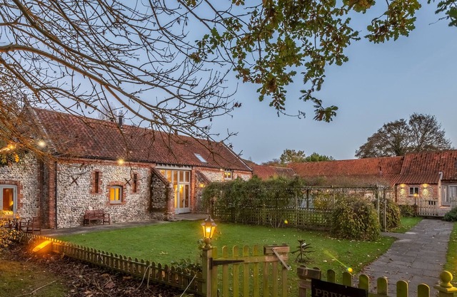 Primrose Farm Barn is an exquisitely finished luxury barn conversion with an indoor heated swimming