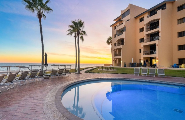 Princesa 3BR/2BA OV Penthouse- 502D