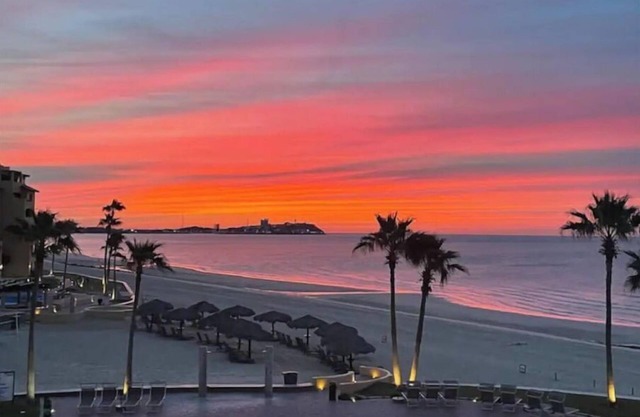 Princesa De Penasco A-403 Beautiful Beachfront!