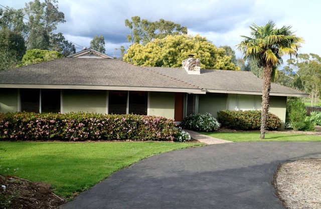 Pristine Home 2 min to Beach Monthly rental only