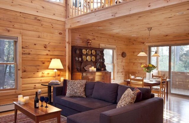 BRAND NEW Mountaintop Log Cabin in Pine Forest, 1. 5 Meilen in die Stadt!