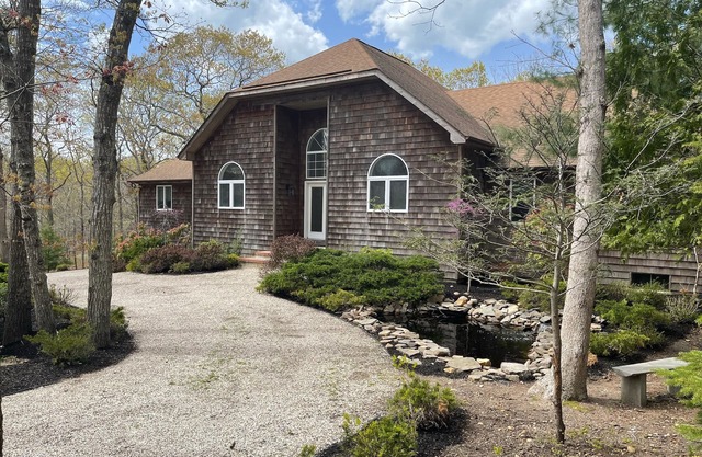 Pristine Postmodern Haus in East Hampton