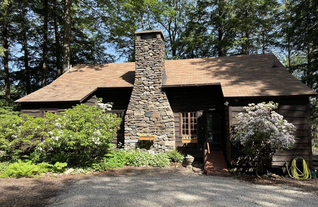 Ursprüngliche private Lake Cottage in West Hartland CT - 3 Jahreszeiten