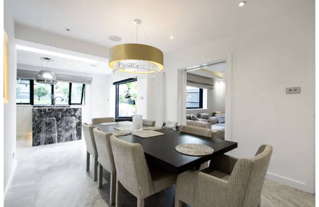 Olive-London-Kent - Luxury Villa with Hot Tub