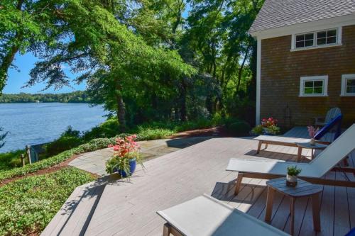 Pristine waterfront oasis plus game room jacuzzi and home office
