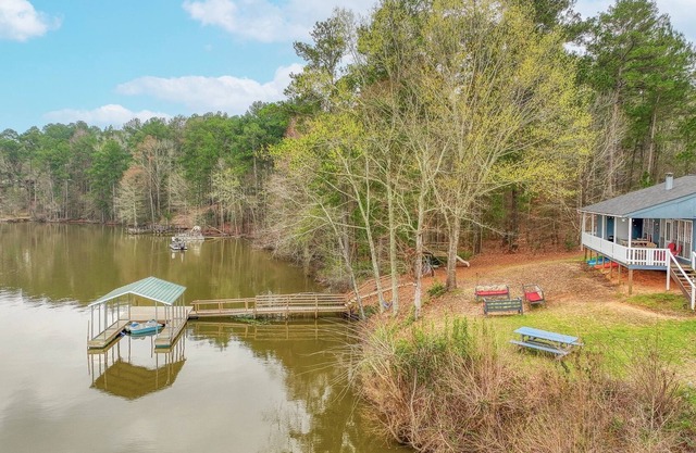 Lamberts Lake House