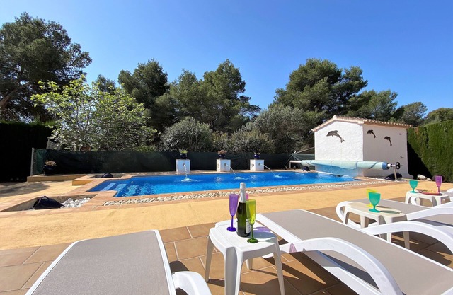 Privatvilla & Pool, Klimaanlage, 3 Schlafzimmer, 3 Badezimmer, Wohnzimmer und WLAN