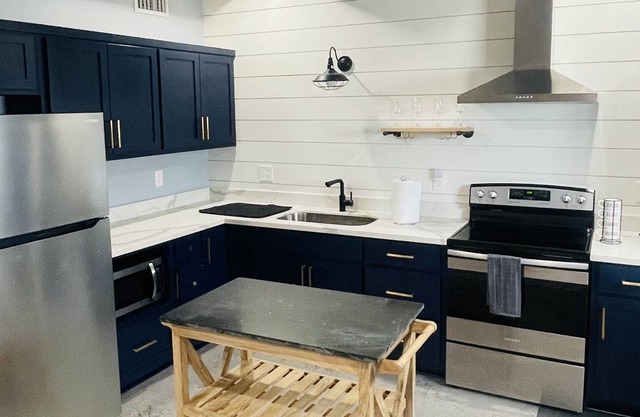 Private 1 br condo | 5mi to LSU | 3mi to Downtown