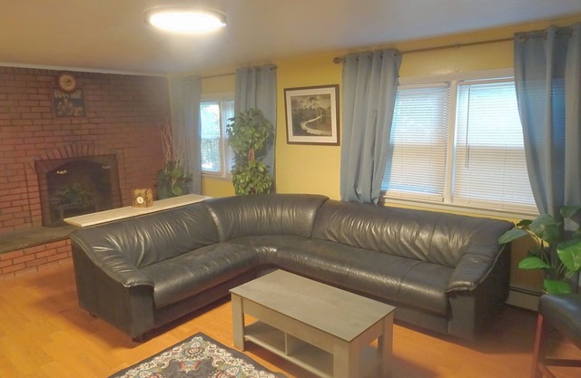 Private 1BR Apt Peaceful Stay 1hr to NYC Great amenities - great town!