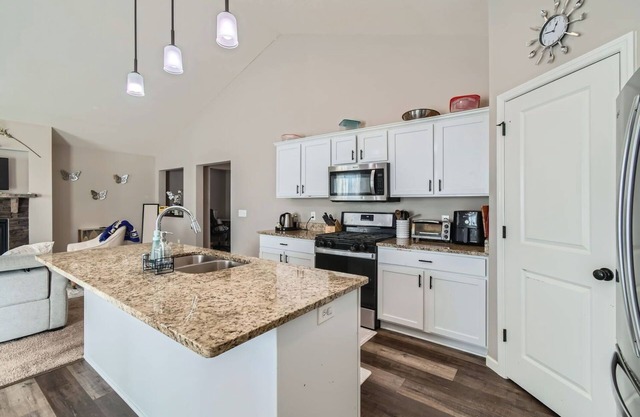 Private 2-bedroom 1-bathroom Basement Suite in Ramsey