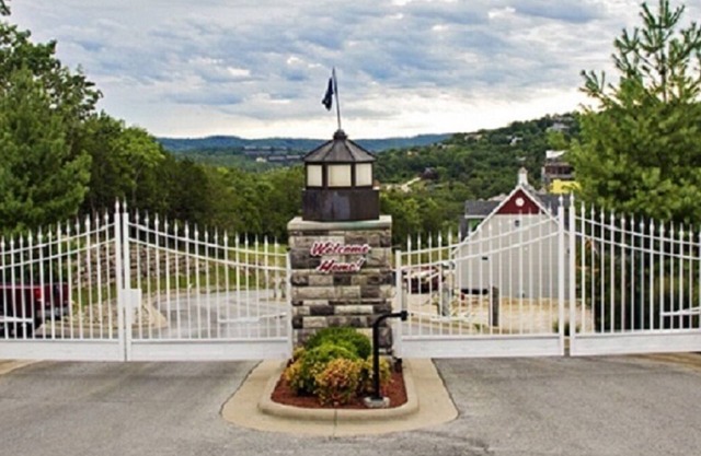 Privates Cottage mit 2 Schlafzimmern und 2 Bädern in einem geschlossenen Resort mit Blick auf den Table Rock Lake