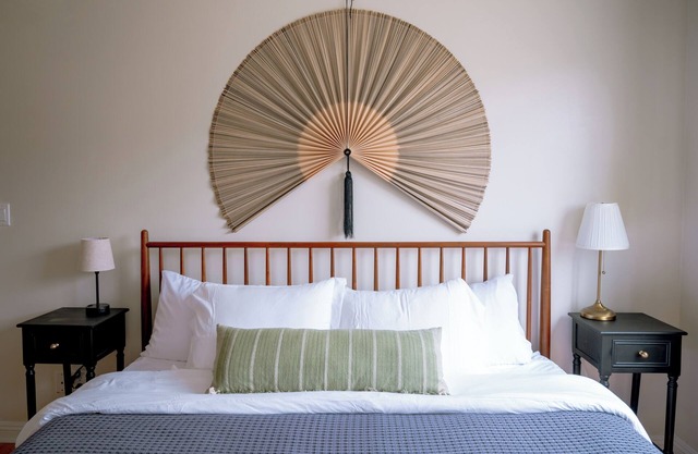 Private 2-bedroom, 1-bath apartment just 2 blocks from the beach!