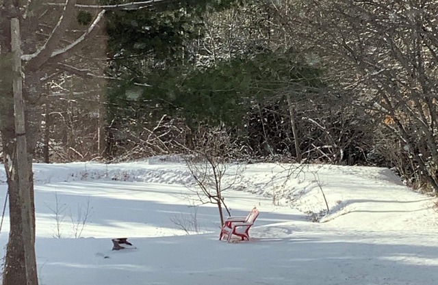 Private 3 bedroom rural property with pond 5 minutes to Crabbe Mountain skiing.