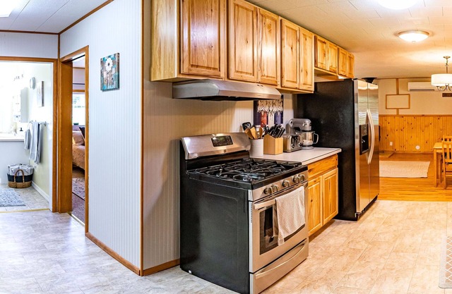 Private 3 Bedroom House with Attached 1 Bedroom Apartment