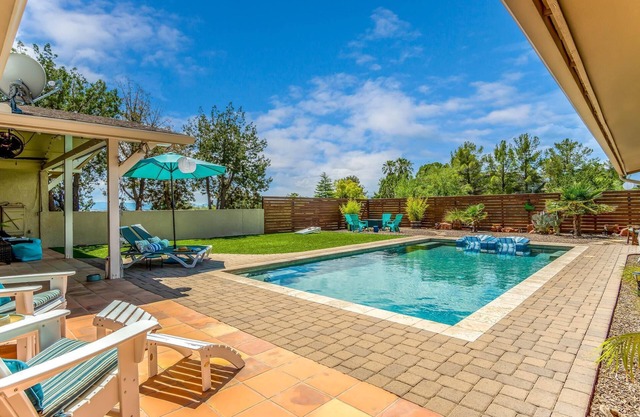 BLICK, SCHWIMMBAD, 2. 5 PRIVATE ACRES Minuten bis SEDONA! SERENE, RUHIG & SAUBER