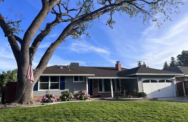 Private 3Bd Home with a Fenced Yard in Quiet, Convenient Walkable Neighborhood