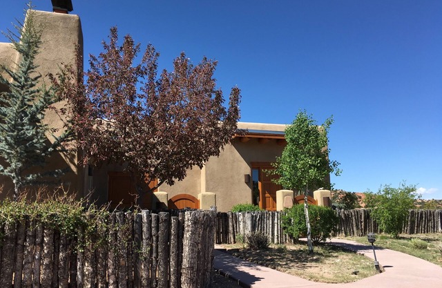 Private 3BR Bishop's Lodge Villa, nur wenige Minuten von der Plaza entfernt, atemberaubende 360-Grad-Aussicht