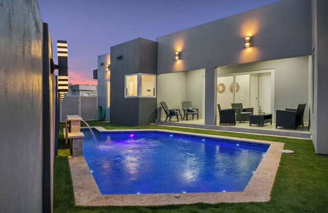 Private 3BR Villa with Pool, BBQ and a Tropical Garden on a Prime Location!